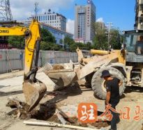 操骚逼电影网站高温下的坚守｜道路建设者用汗水铺就畅通路